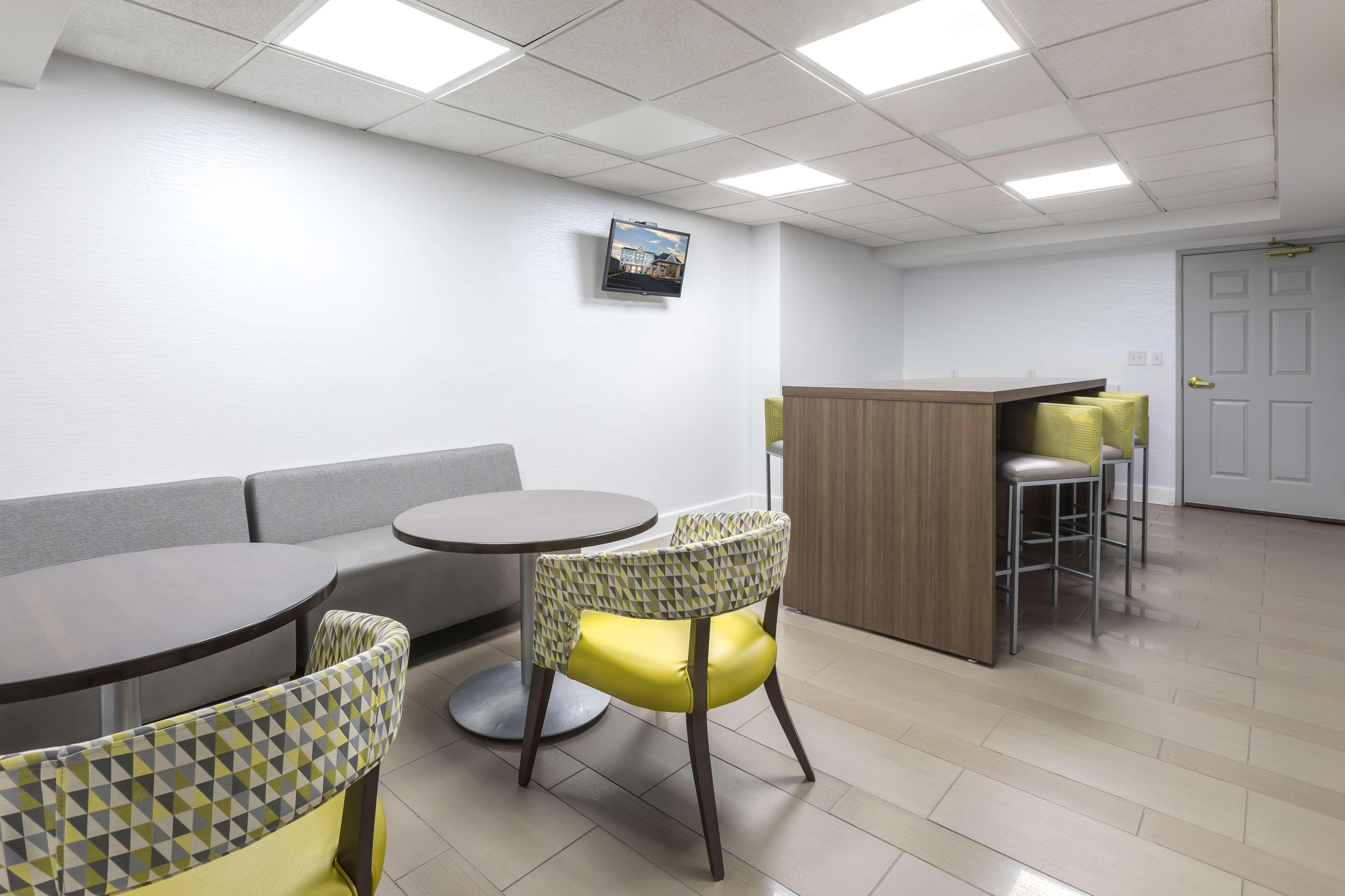 Country Inn & Suites By Radisson Asheville Downtown Tunnel Road المظهر الخارجي الصورة
