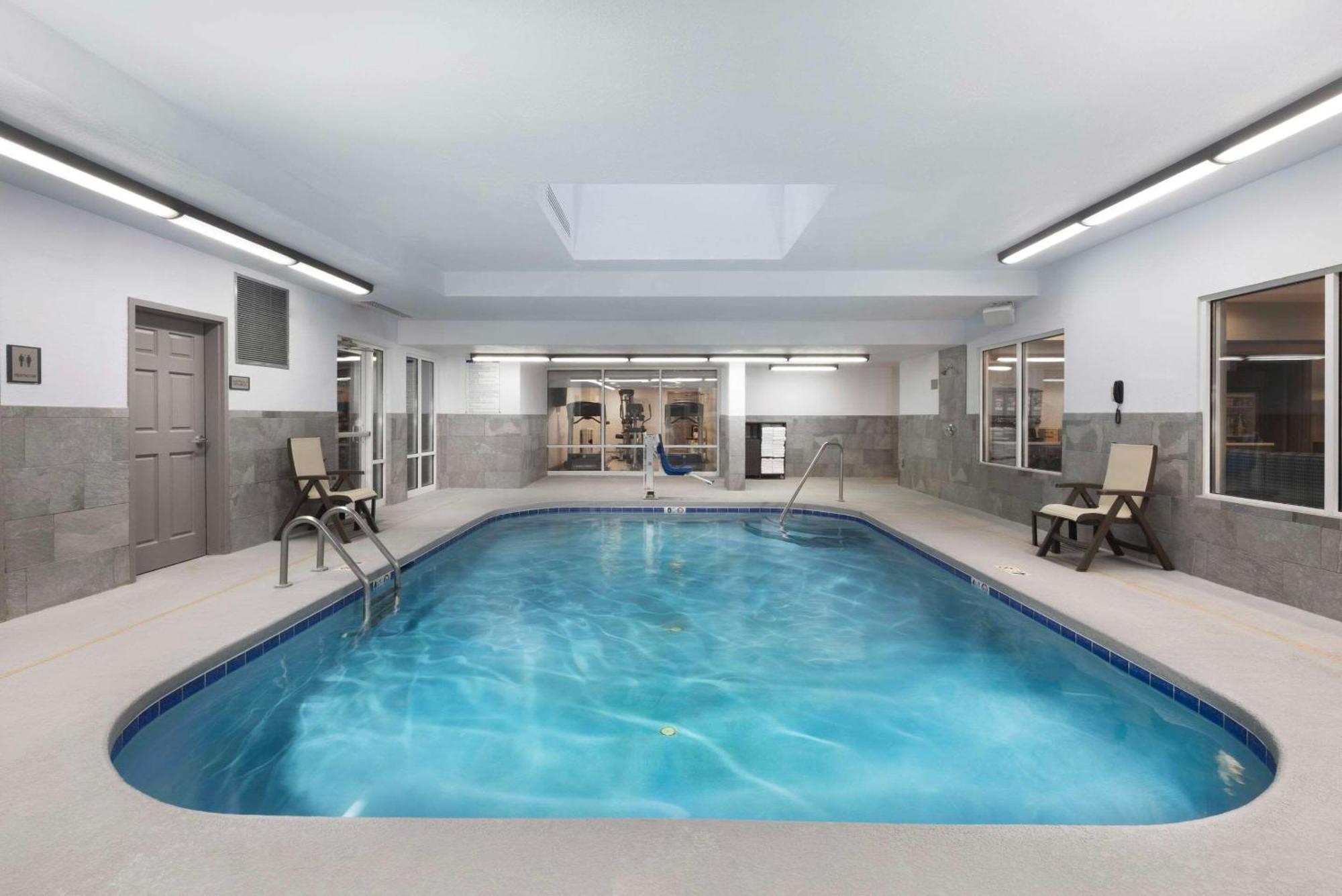 Country Inn & Suites By Radisson Asheville Downtown Tunnel Road المظهر الخارجي الصورة