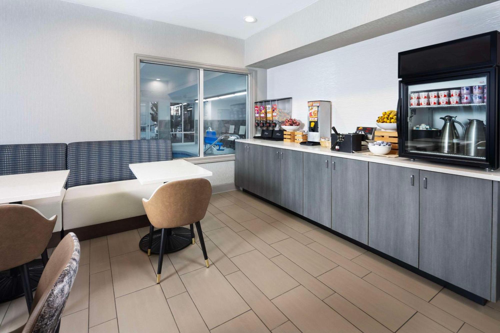Country Inn & Suites By Radisson Asheville Downtown Tunnel Road المظهر الخارجي الصورة