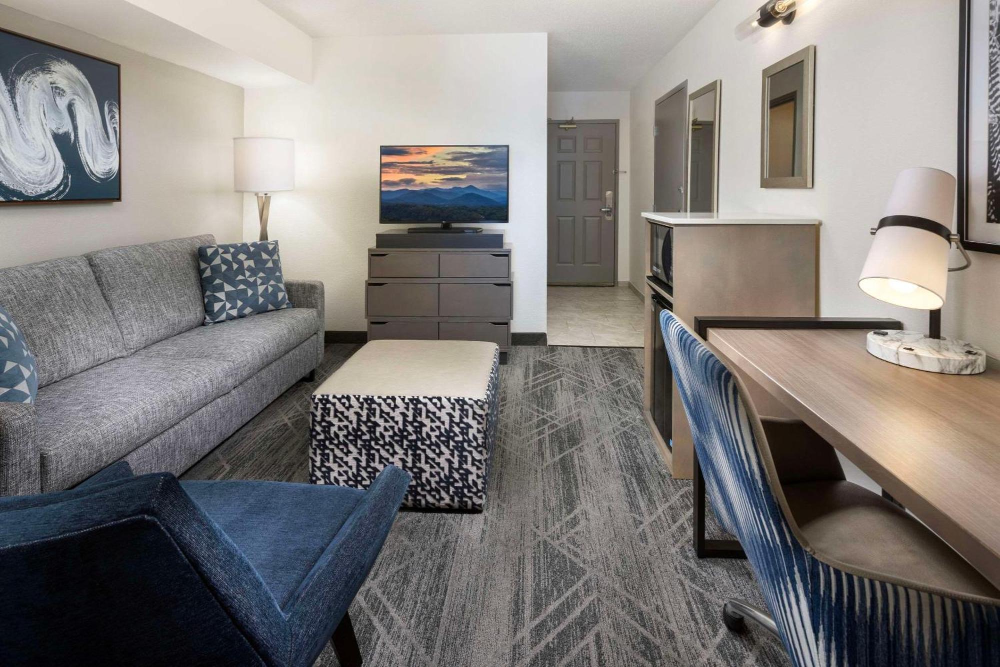 Country Inn & Suites By Radisson Asheville Downtown Tunnel Road المظهر الخارجي الصورة